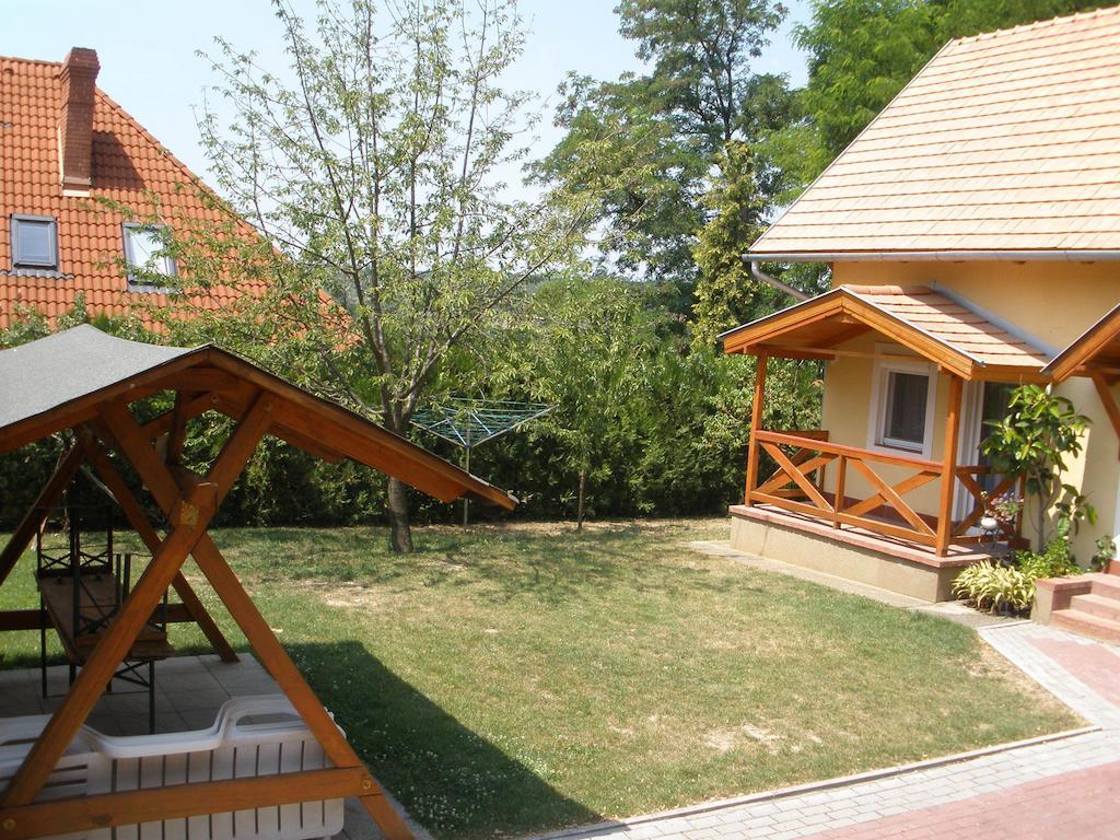Mirtill Apartmanház Heviz Exterior foto