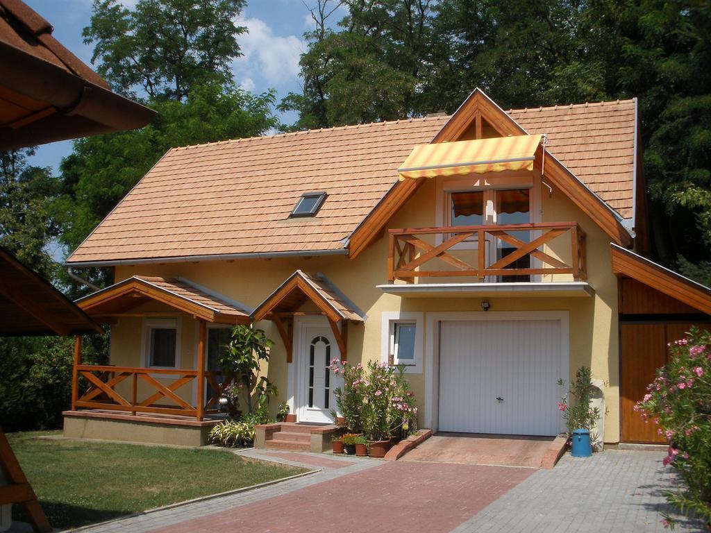 Mirtill Apartmanház Heviz Exterior foto