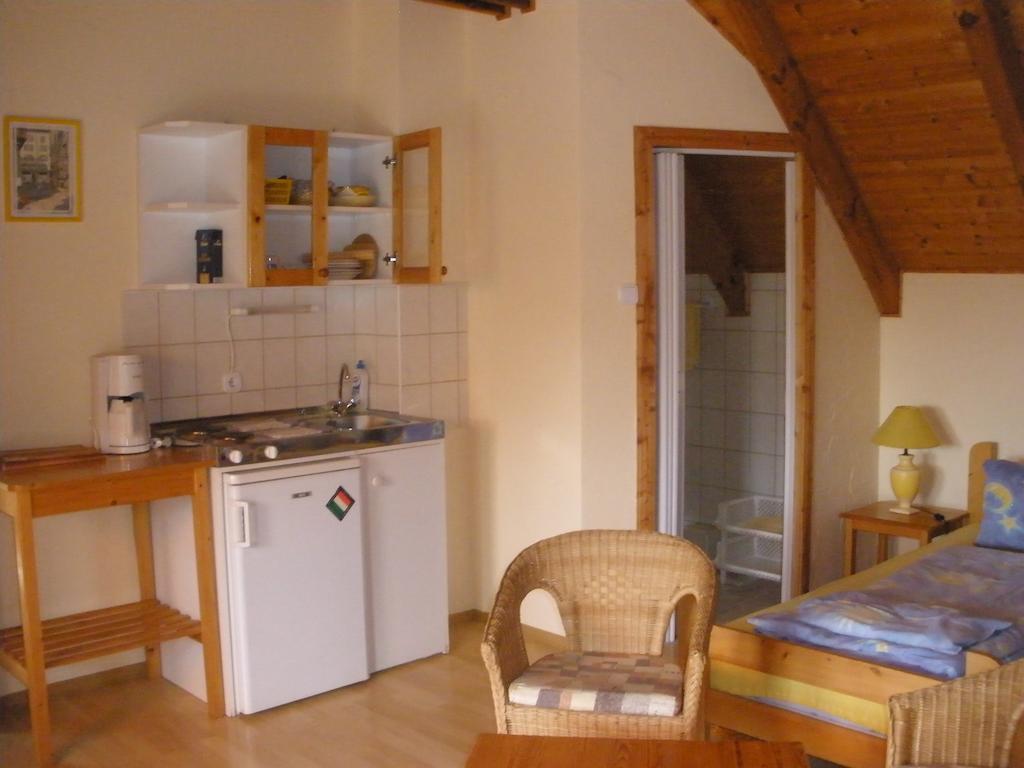 Mirtill Apartmanház Heviz Quarto foto