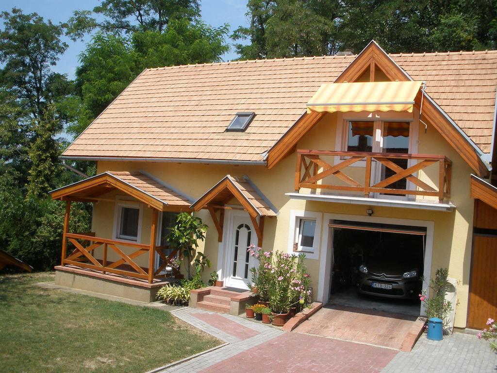 Mirtill Apartmanház Heviz Exterior foto