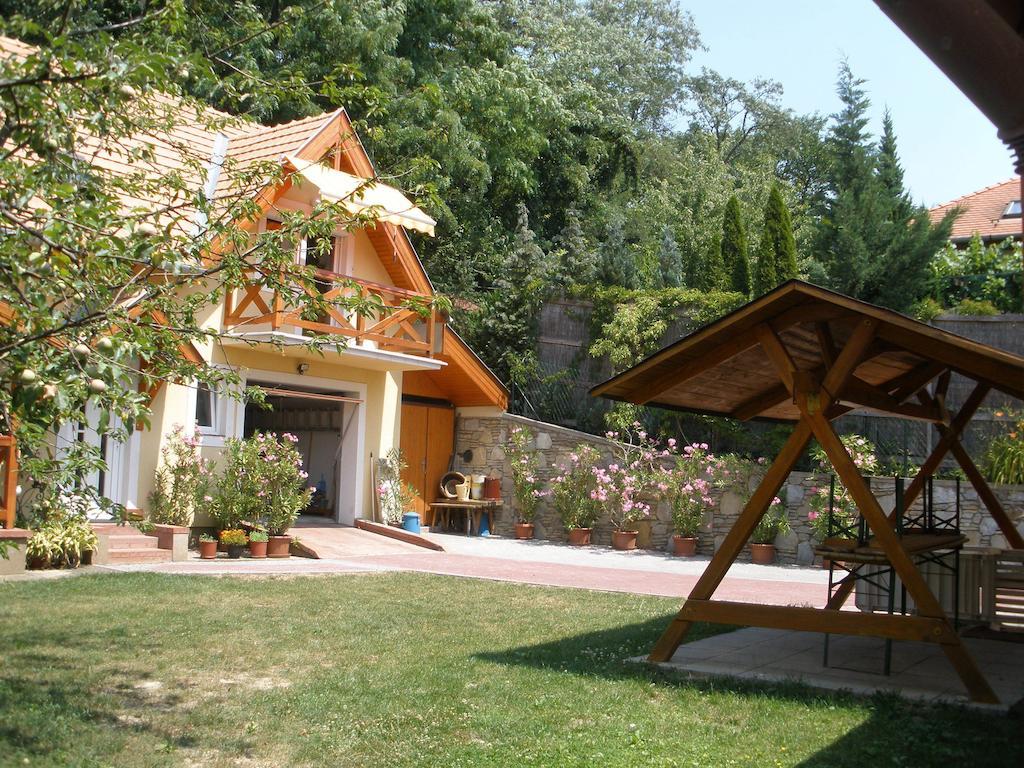 Mirtill Apartmanház Heviz Exterior foto